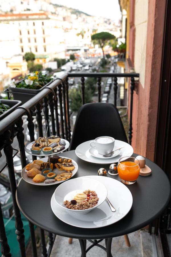 Mastropasqua Bb Bed & Breakfast Наполи Екстериор снимка